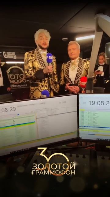 Максим Привалов, ведущий «Русского Радио», показывает изнутри, как рождается магия эфира! смотреть онлайн