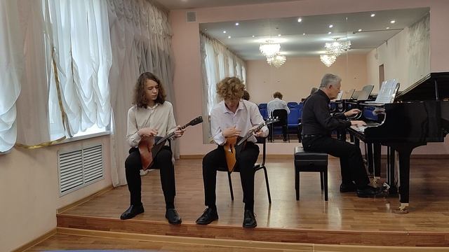 Кемерово, ЦДШИ, Климов Тимофей и Щербаков Аким - "Ай, все кумушки, домой" р.н.п. обр. Е. Авксентьев смотреть онлайн