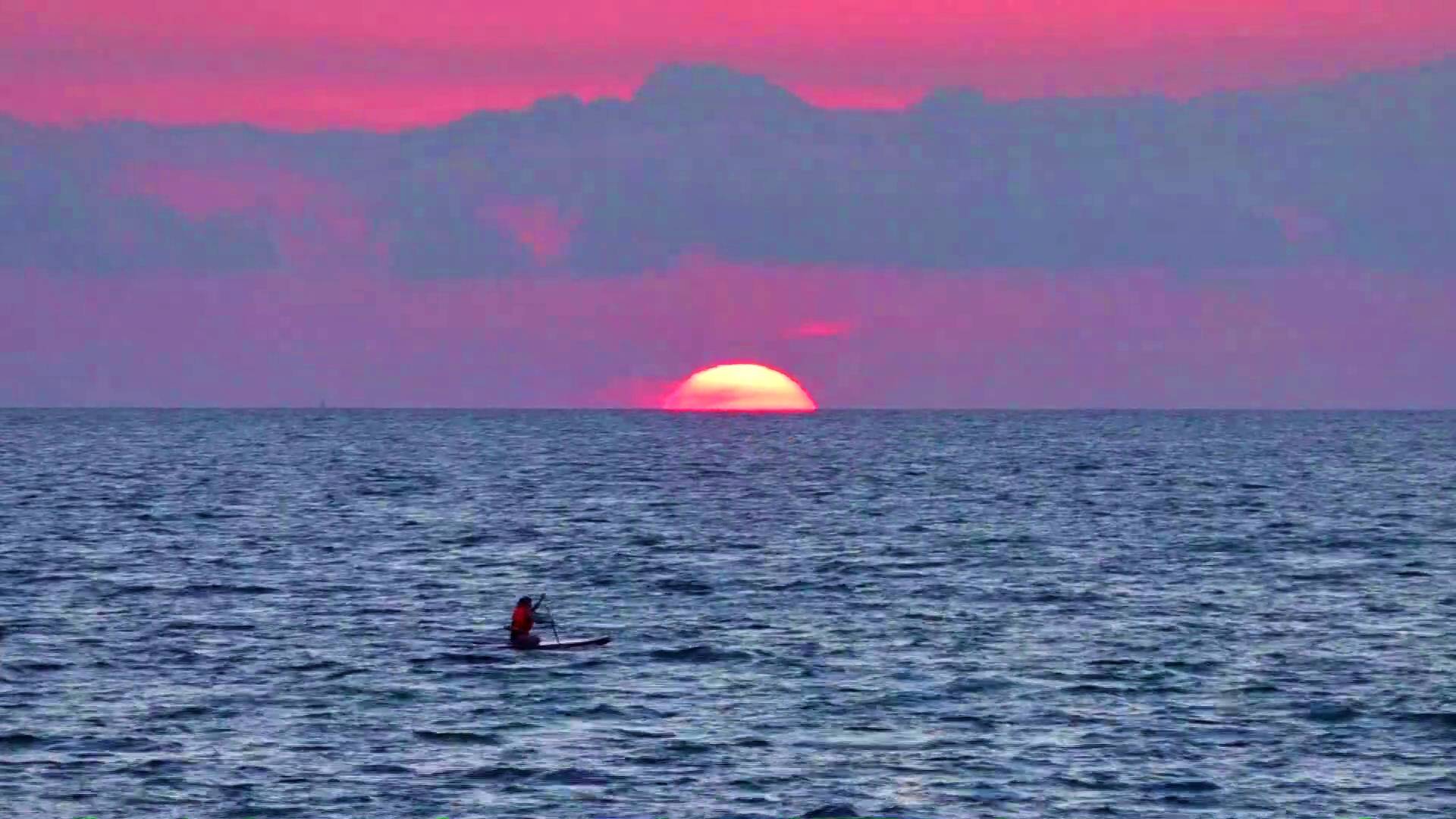 Солнце садится в море. ПРОСТО ЧУДЕСНО! смотреть онлайн