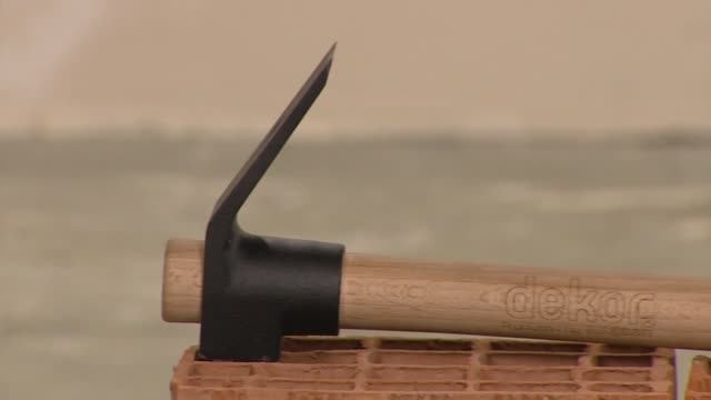 Молоток универсальный (кесер) DEKOR