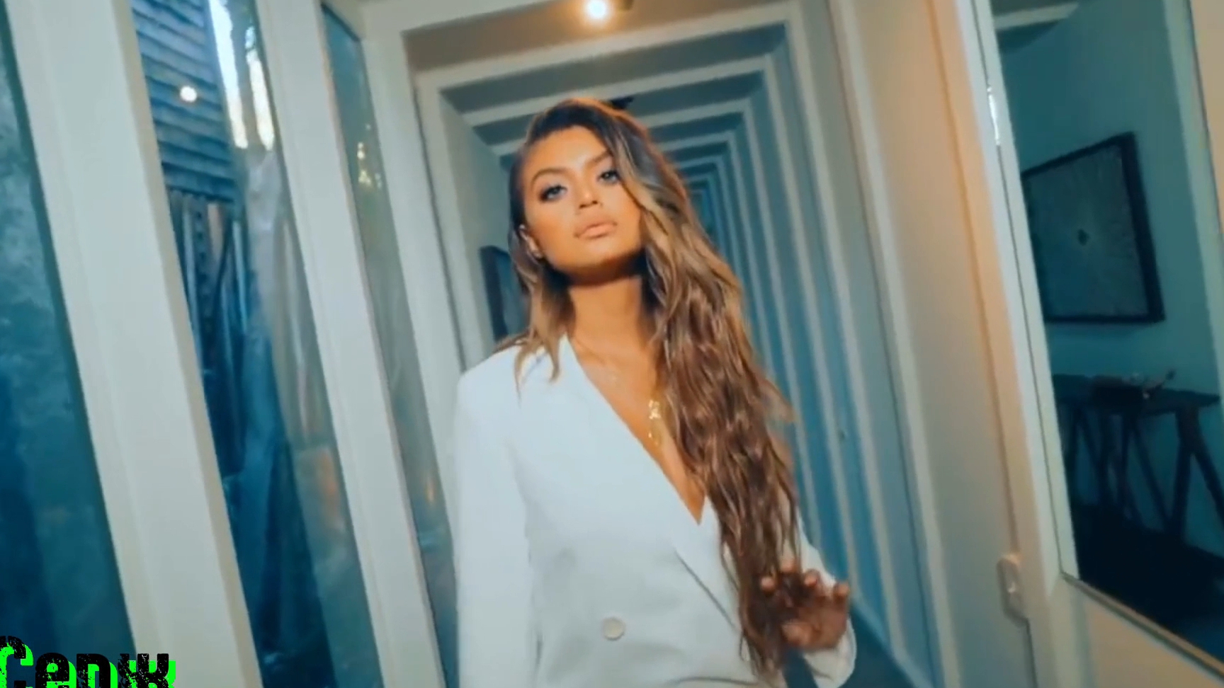 РОМАН СОН - А ТЫ ОПЯТЬ СЕГОДНЯ НЕ ПРИШЛА - COVER 2025 смотреть онлайн