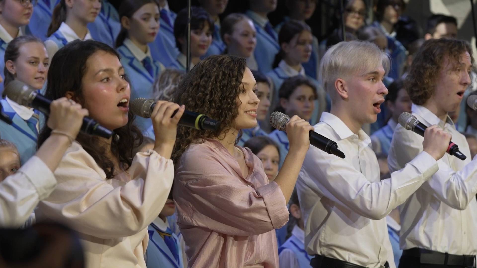 Песня-сюрприз для выпускников ансамбля. A surprise song for the ensemble's graduates. смотреть онлайн