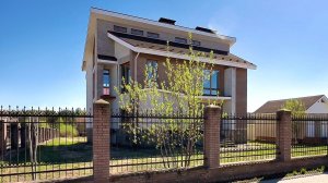 Дом 350 м в элитном посёлке у озера