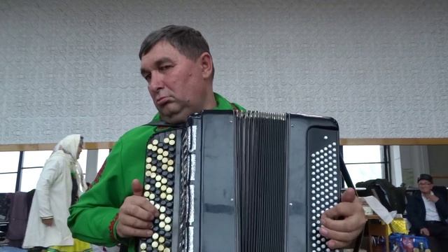 Марийские танцевальный наигрыш 4. Радует Сергей Зайнитдинов. Видео Василия Хайбуллина смотреть онлайн