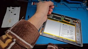 Ремонт Huawei MediaPad M3 Lite 10» замена шлейфа зарядки и микрофона. Разборка планшета.