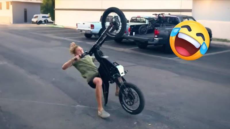 100 самых смешных видео с фейлами со всего мира 😂😁 Мемы «Попробуй не засмеяться». смотреть онлайн