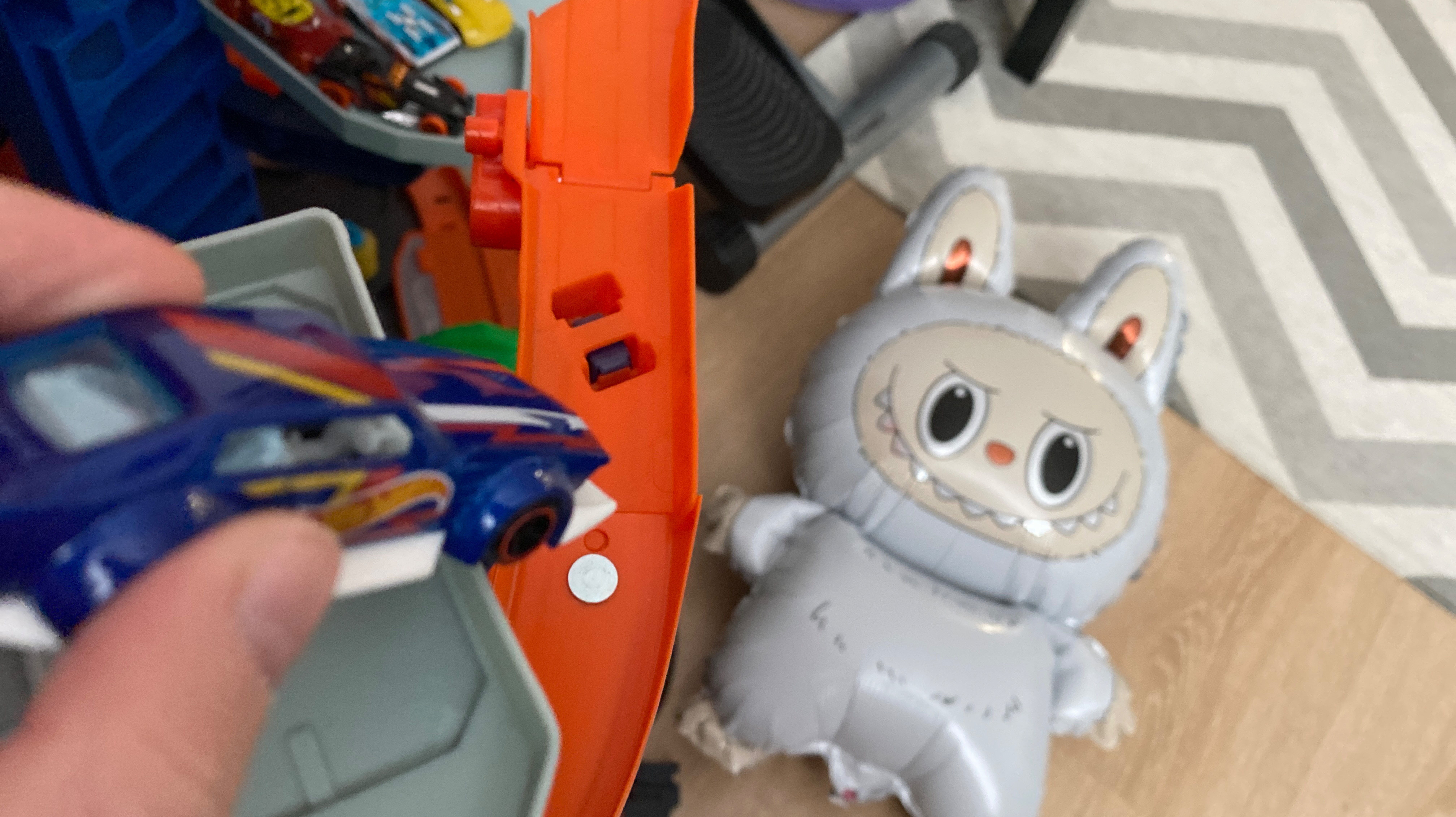 Рыганутые машинки: нападение лабубу