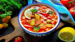 Солянка с колбасой и оливками