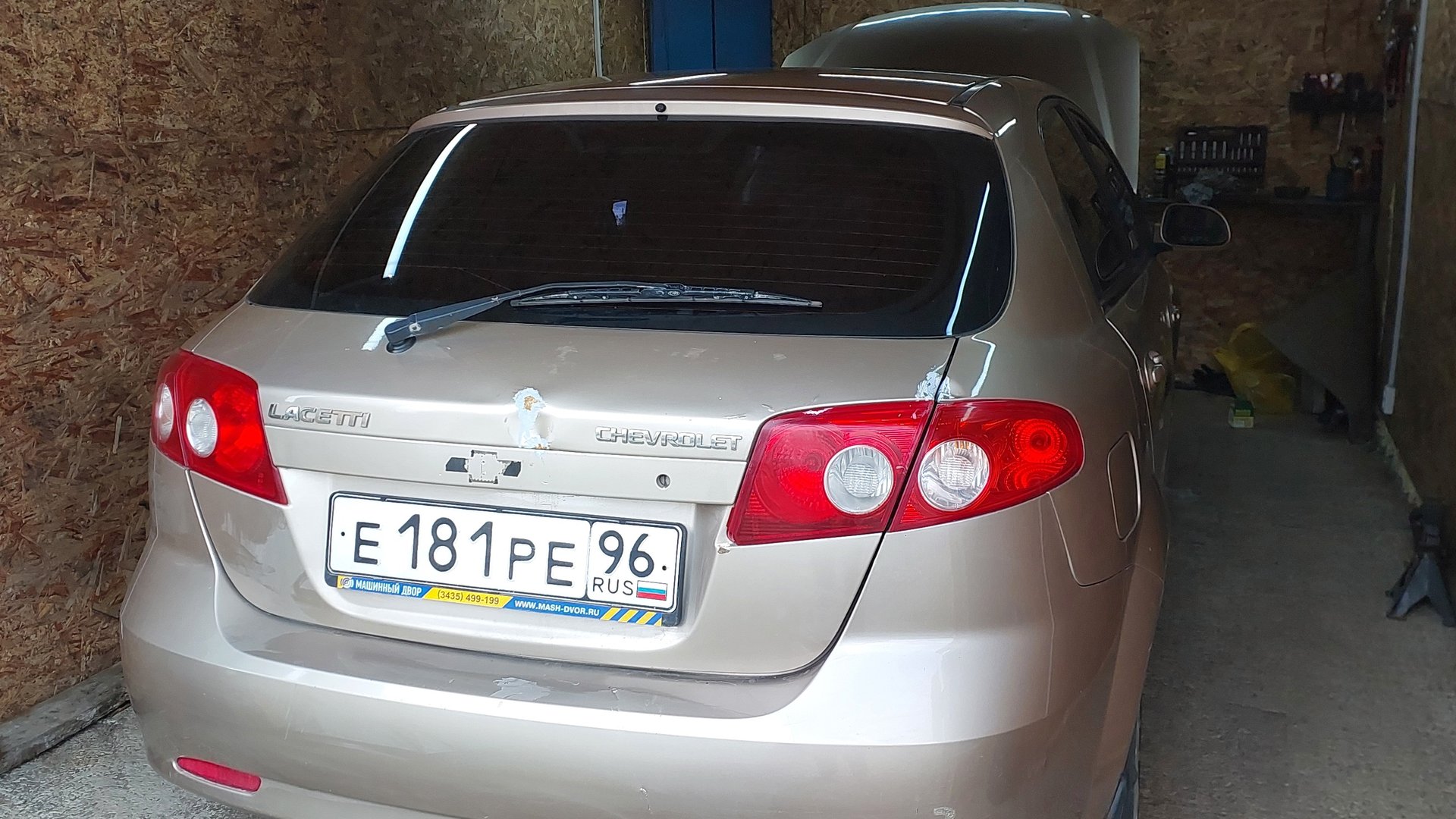 Замена сайлентблоков передних рычагов и замена топливного фильтра грубой очистки на Шевроле Лачетти. смотреть онлайн