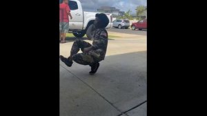 Присядка танец - косплей солдата из tf2