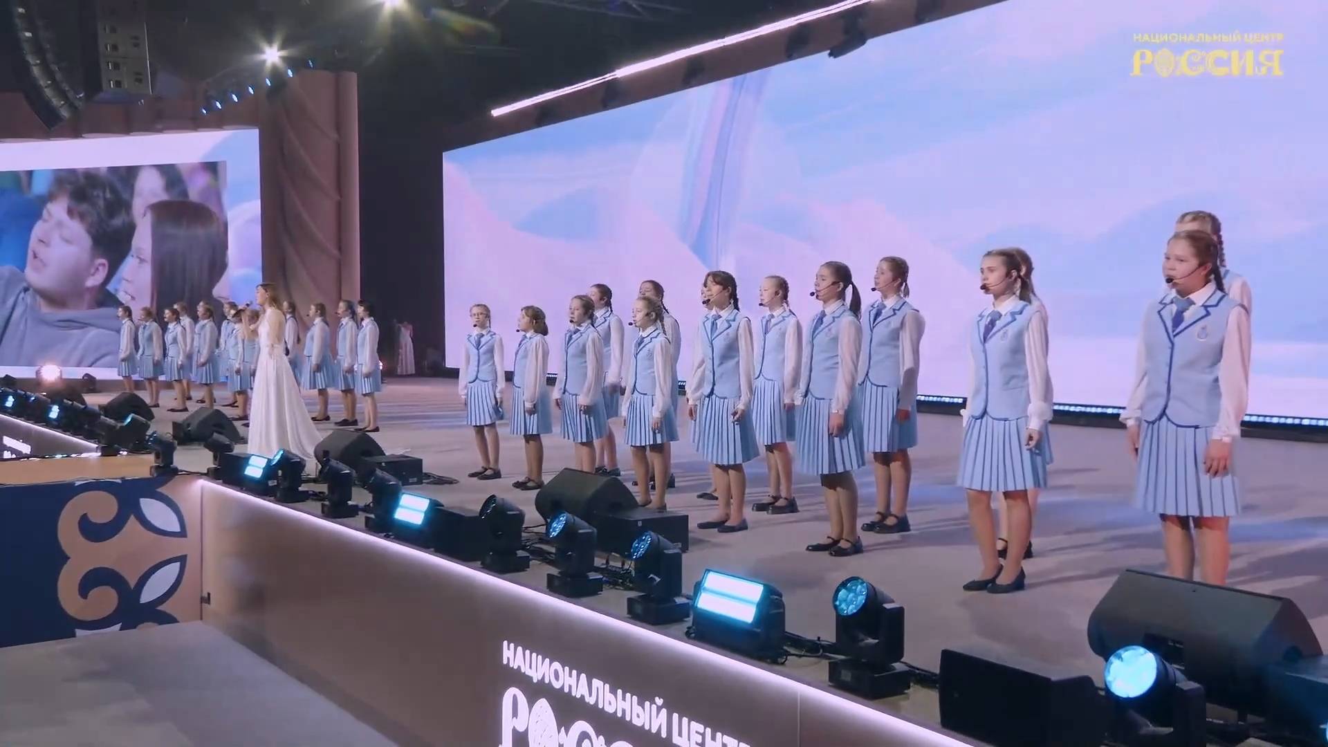 Хор «Юность» Ансамбля имени Локтева на премии "Евразия" The Loktev Ensemble at the Eurasia Prize смотреть онлайн