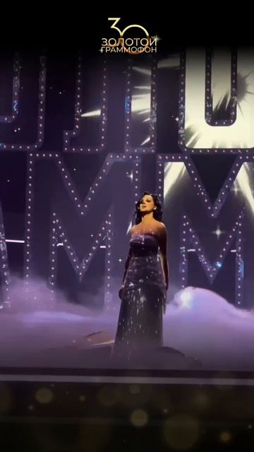 Песня, впервые прозвучавшая в 2010 году, до сих пор находит отклик в каждом сердце ✨ смотреть онлайн