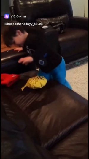 Засмеялся - подписался #юмор #смешноевидео #приколы #мемы #смехдослез #ржач #лол #комедия