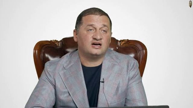 Как правильно поставить кровать и Какие цвета использовать в квартире смотреть онлайн