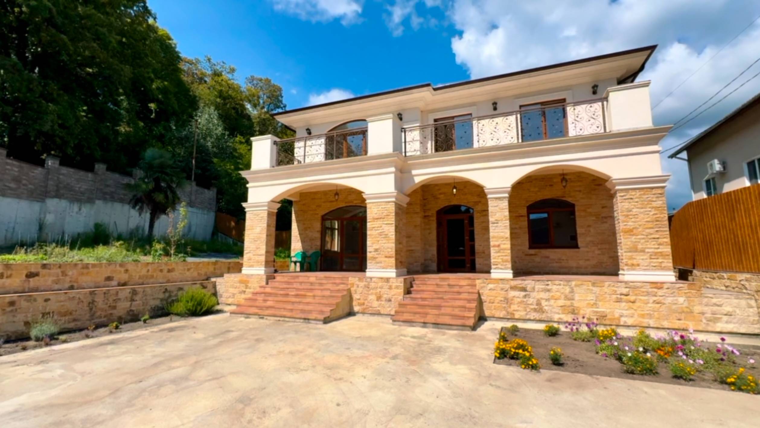 продам ЗАМОК в городе Сочи