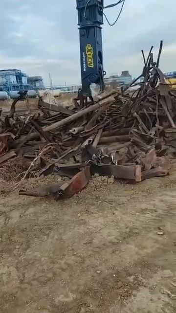 Гидроножницы Exten HPS1800 для резки металла на экскаваторе XCMG 215 смотреть онлайн