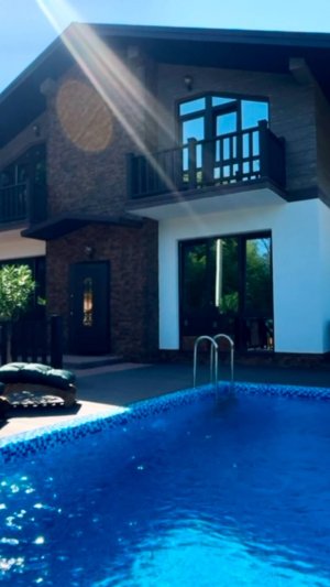 Дом у побережья черного моря в Сочи с бассейном