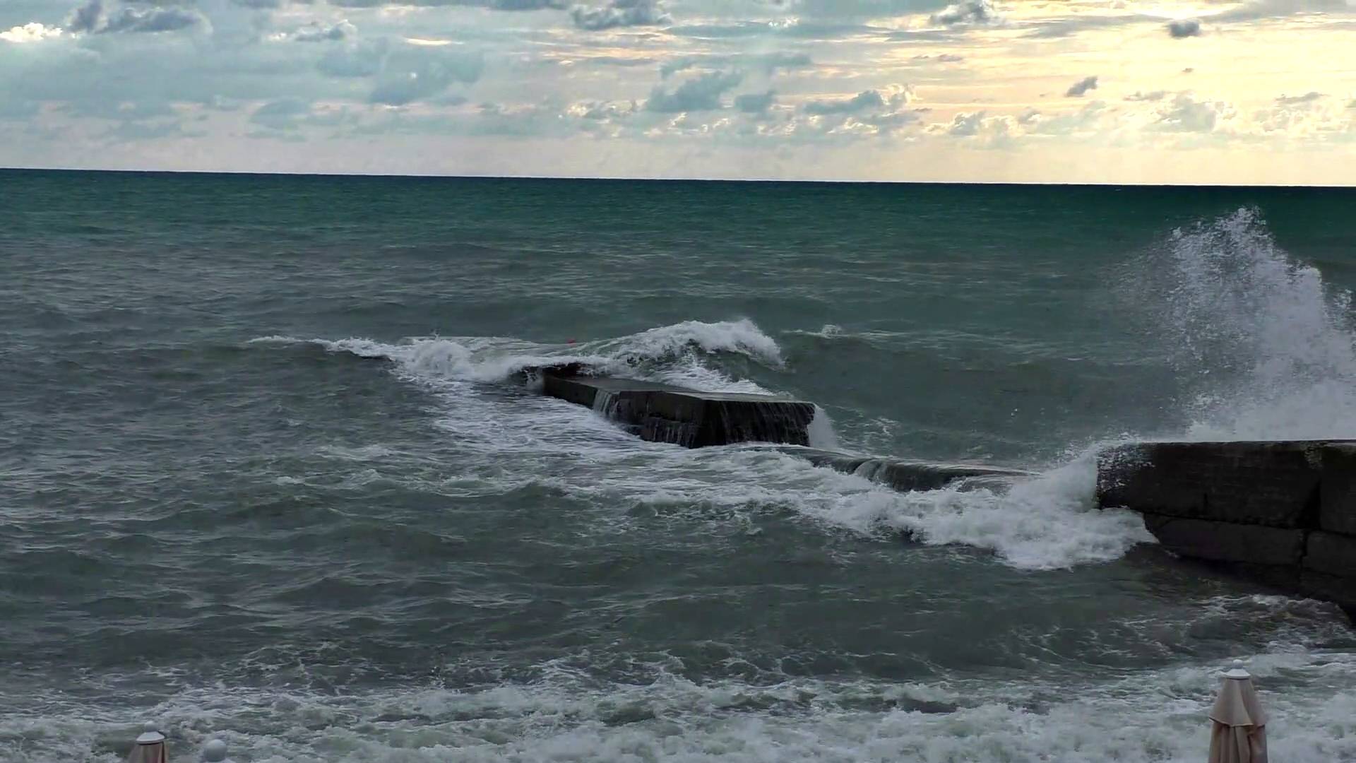 ЧЁРНОЕ МОРЕ. Шторм усиливается. Адлер. смотреть онлайн