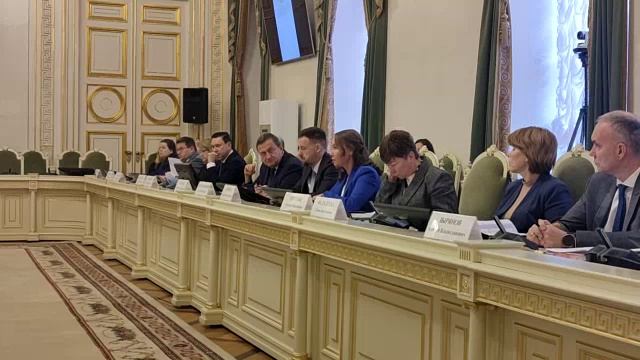 БЮДЖЕТНЫЙ ПАРАДОКС: НАЛОГИ ПАДАЮТ — КАЗНА РАСТЁТ ?!
