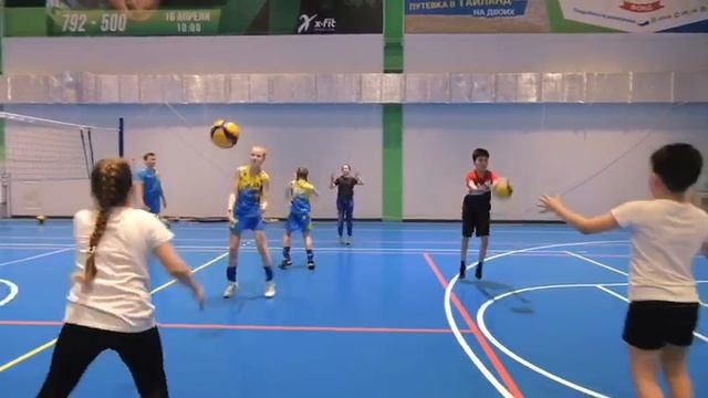 Как проходят тренировки в Школе волейбола STARVOLLEY
