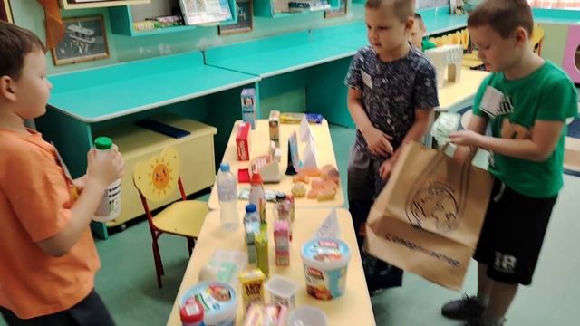 Сюжетно-ролевая игра «Мы идет в магазин» в группе "Лучики" смотреть онлайн