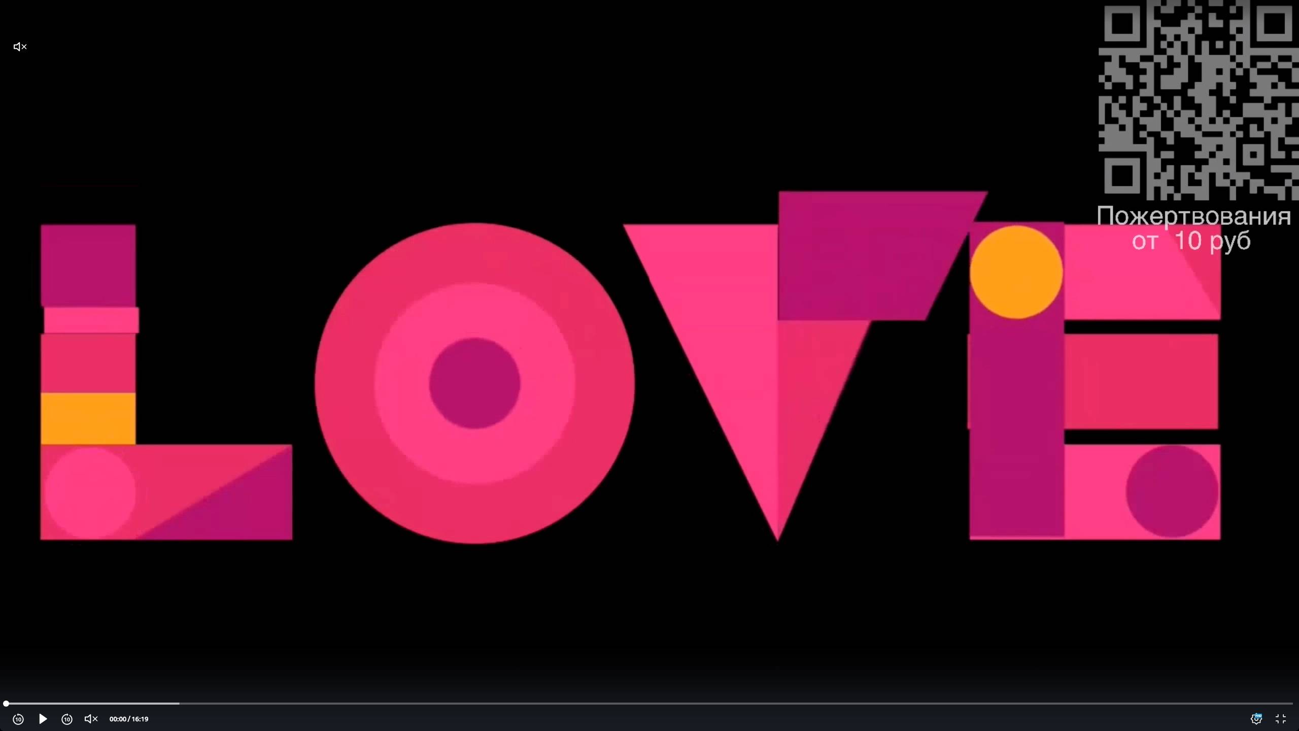 Красивая девушка на кровати .