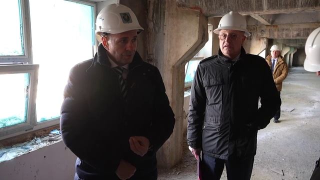 Дмитрий Демешин держит на личном контроле вовлечение в хозяйственный оборот недостроенных объектов смотреть онлайн