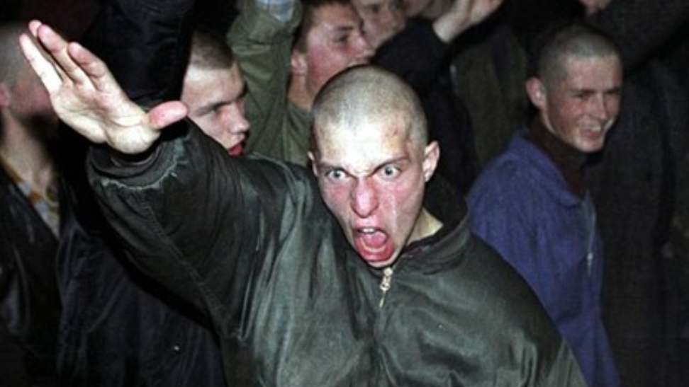 «БАНДА БТО». ИСТОРИЯ ПИТЕРСКИХ СКИНХЕДОВ КОШМАРИВШИХ ГОРОД смотреть онлайн