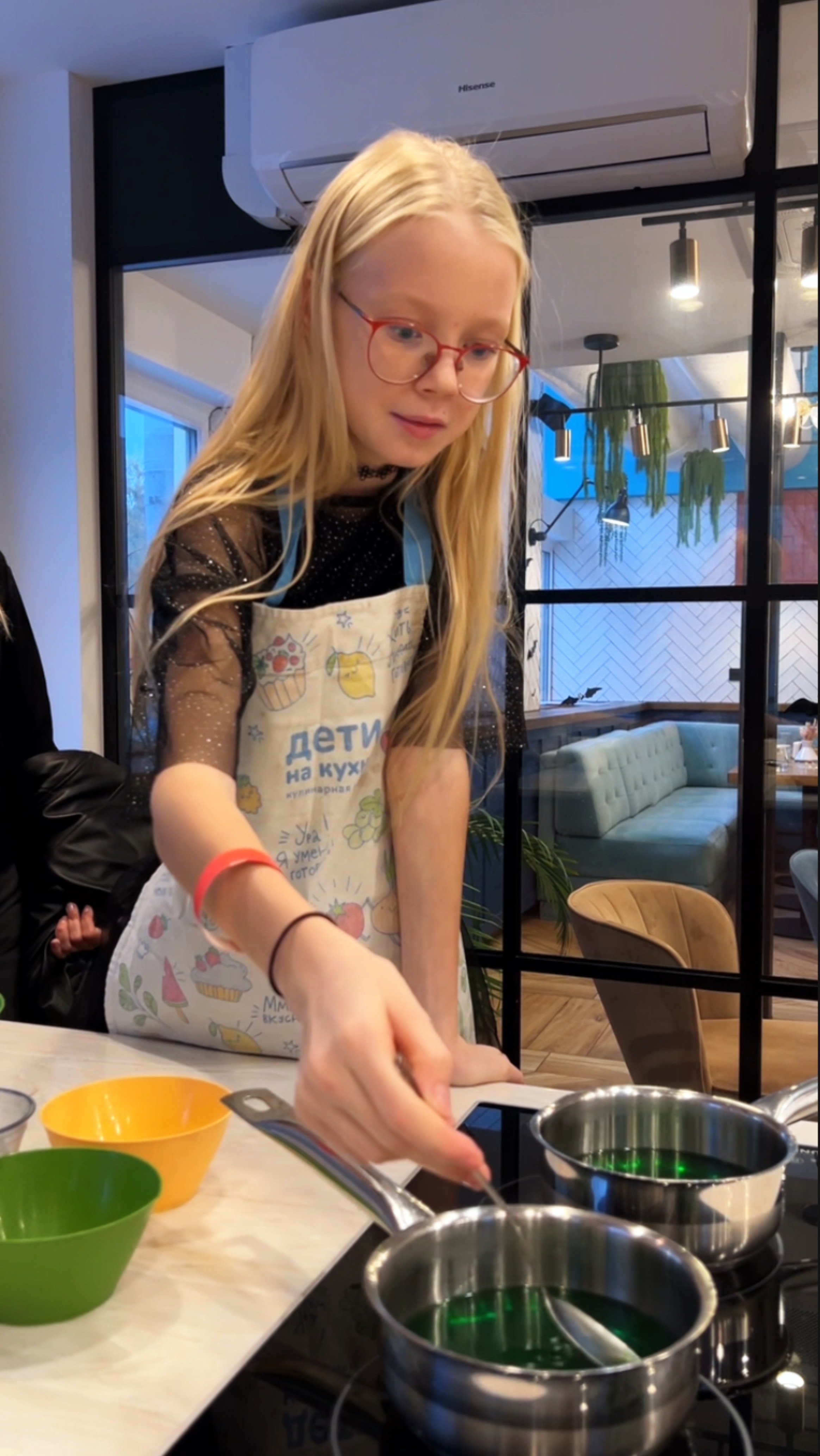 ДЕТИ НА КУХНЕ! смотреть онлайн