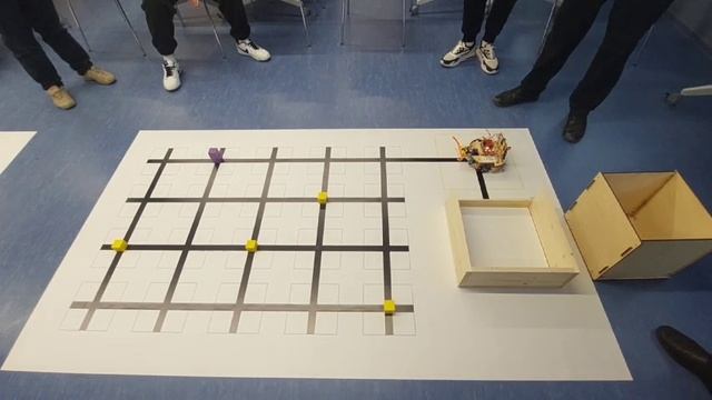 Видео 4 - Выполнение олимпиадного задания по переносу кубиков в зону с бортиком