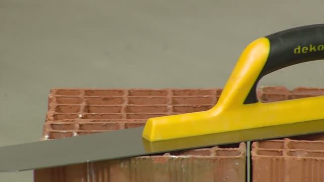 Гладилка для пола пластиковая ручка DEKOR