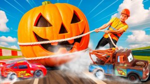 👷 Мастер Тук-Тук + Привидение = БЕЗУМНАЯ ГОНКА для Маквина! 🏎️💥