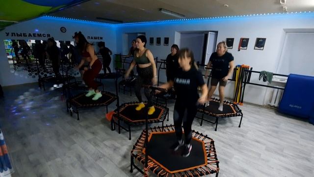 Jumping Fitness|Фитнес на батутах