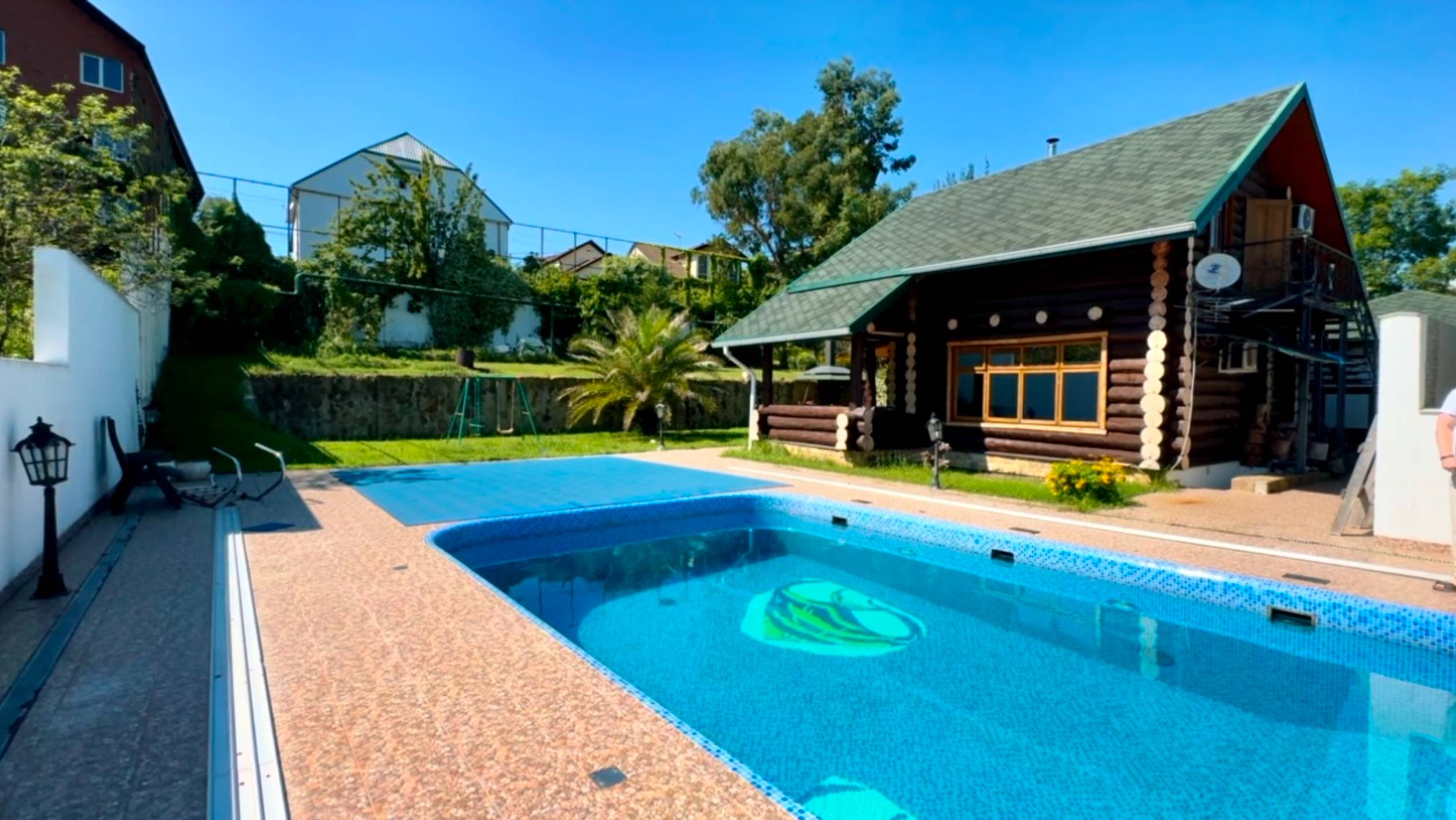 Дом только для тех, кто ценит комфорт. Дом с самым большим бассейном и баней в Сочи