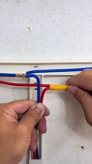 Соединение провода в кабель канале
