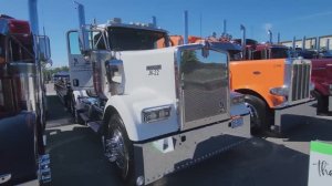 Выставка грузовиков "Mayberry Truck Show" Монтана  , Северная Каролина 2025