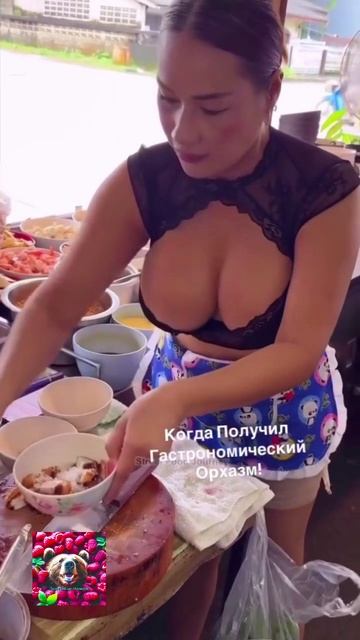 Я могу часами смотреть как она готовит смотреть онлайн