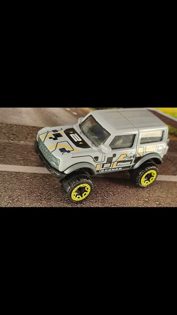 FORD BRONCO смотреть онлайн