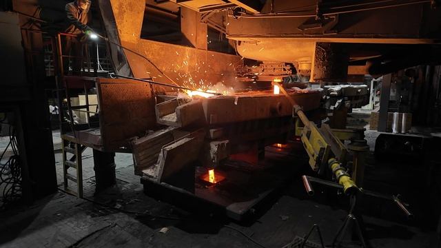 В ЭСПЦ ОЭМК обновляют важное оборудование – стенды разогрева промковшей и вакуум-камер смотреть онлайн