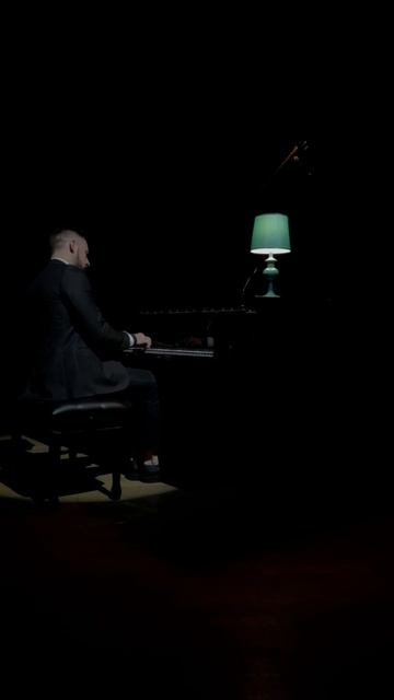 Denis Galushko «Между небом и землей»