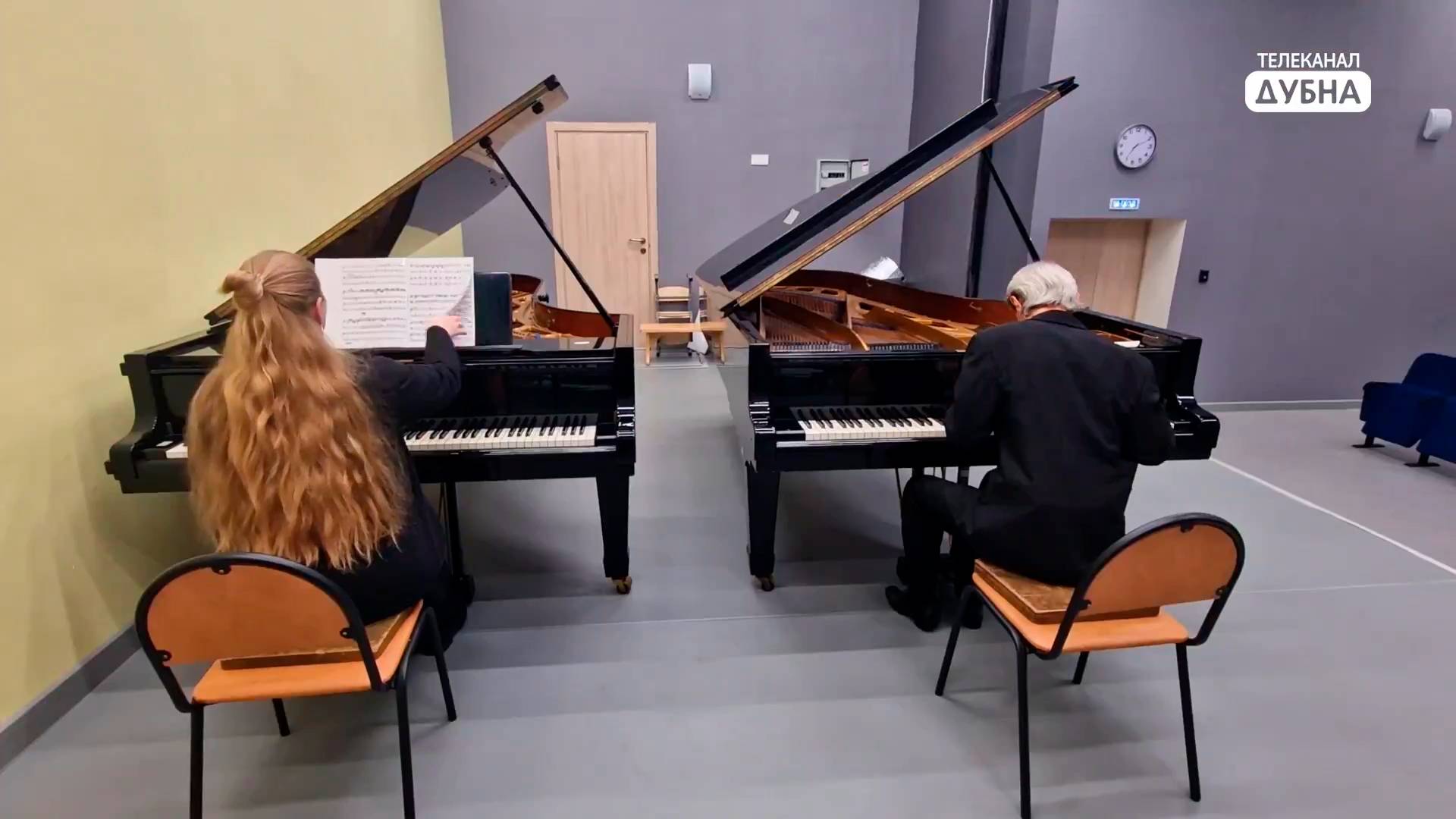 В обновленном концертном зале Дубненской детской школы искусств прошел первый концерт смотреть онлайн