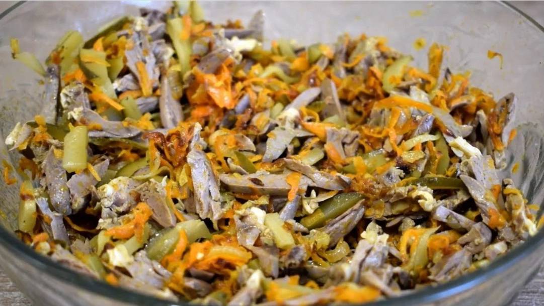 Всего 4 продукта в составе салата! Ну очень вкусный салат Обжорка смотреть онлайн