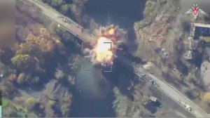 Армией России уничтожен мост через реку Волчья в Днепропетровской области.