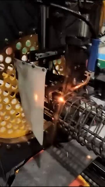 Станок для сварки каркасов БНС TJK HLZ-1000G (диам. от 200 - 900 мм) смотреть онлайн