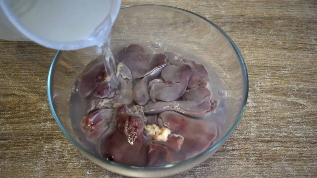 Заливаю печень кипятком и добавляю горчицу! Один из моих любимых рецептов! Быстро, вкусно, просто! смотреть онлайн