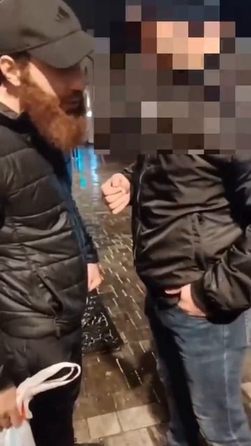 #Россия Два незаменимых специалиста "по кайфу" приставали и оскорбляли местных женщин в Электростал смотреть онлайн