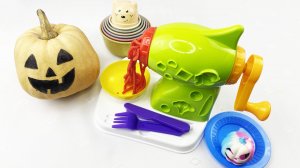 Мультики для детей. Пропускаем через волшебную мясорубку яркий хеллоуин слайм. Мультики для малышей