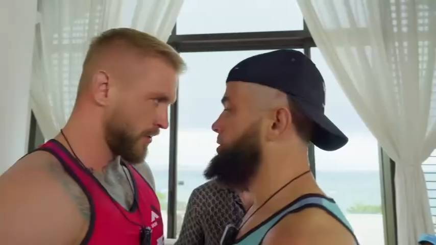 Конфликт Странника с Коваленко перерос в драку.