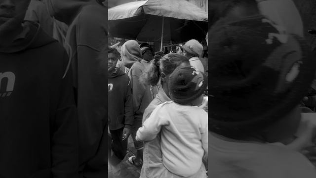 Место, где нельзя ходить босиком.