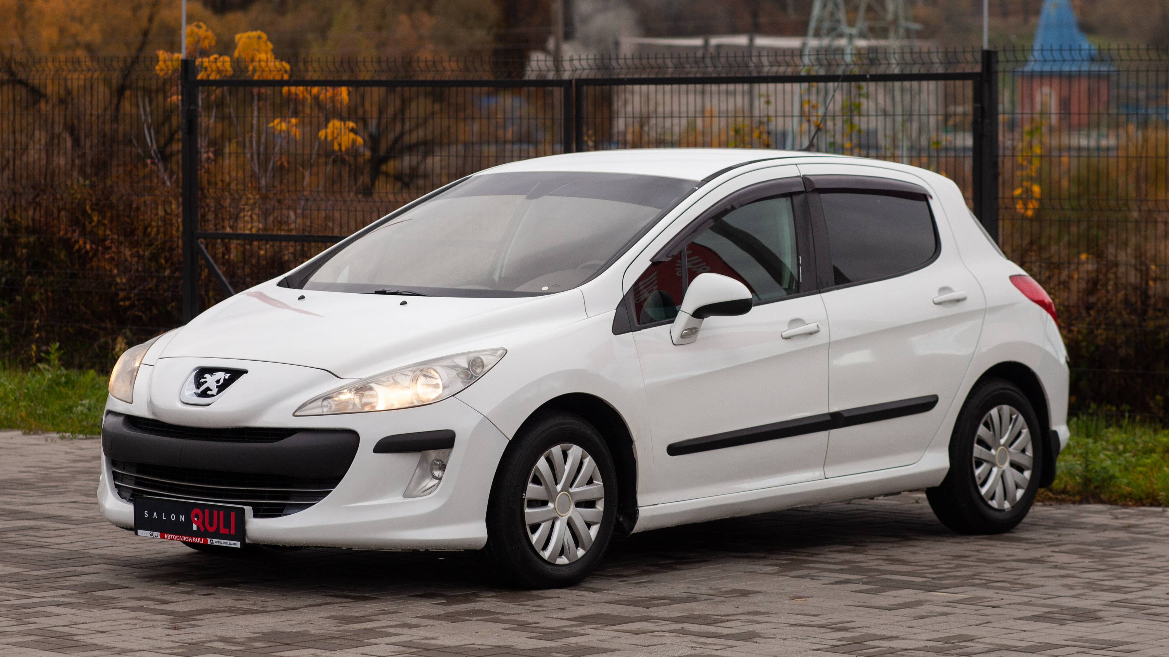 Peugeot 308 I, 2010 смотреть онлайн